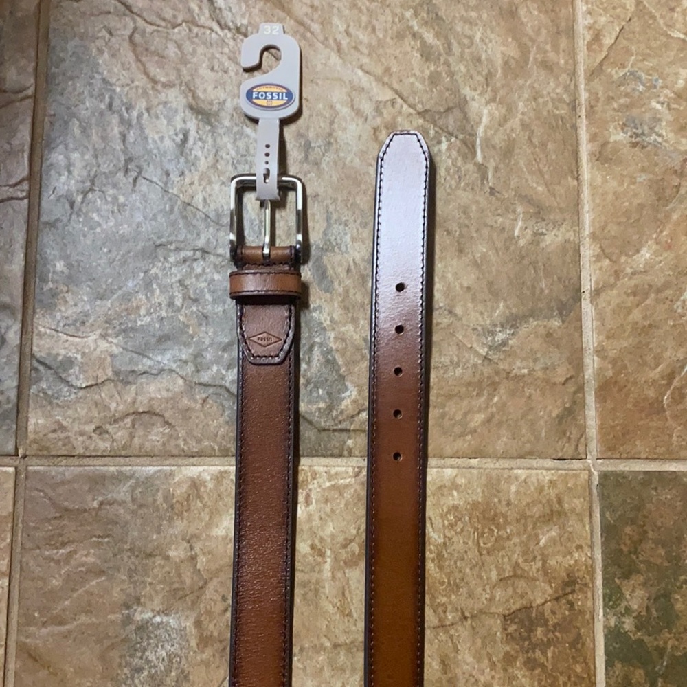 Men’s Fossil Belt, size 32- New with tags
